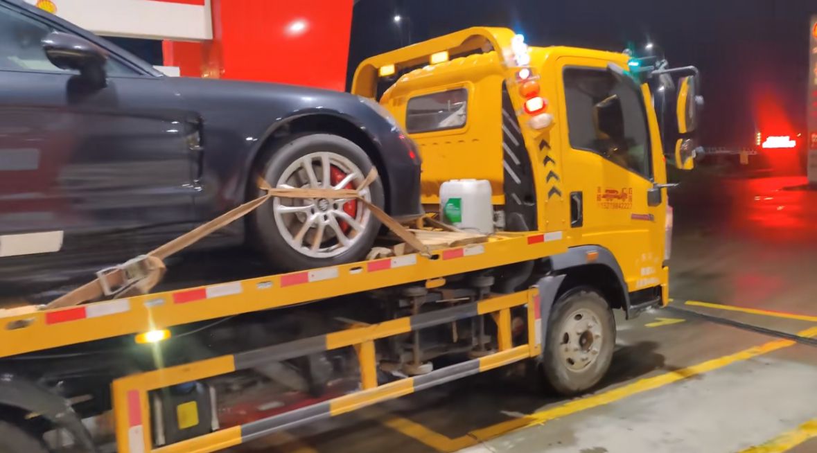 乌兰察布行车途中遇到突发状况该如何呼叫道路救援？
